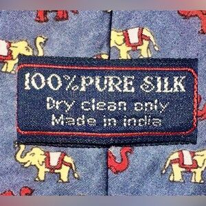 Charming elephant tie